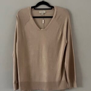 Charlie Paige NWT Beige V-Neck Sweater